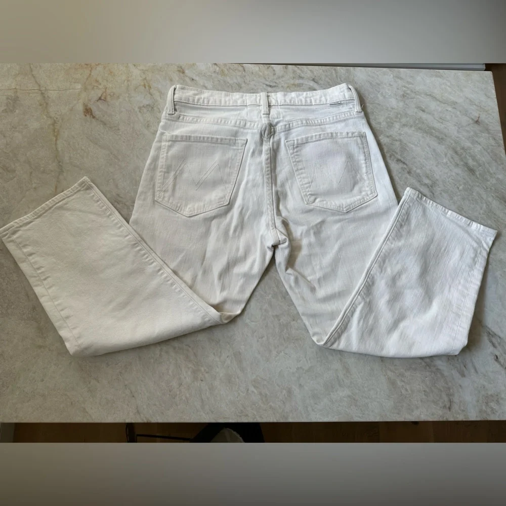 MOTHER Superior Ditcher Cropped Jeans in Act Natural - Picture 14 of 15